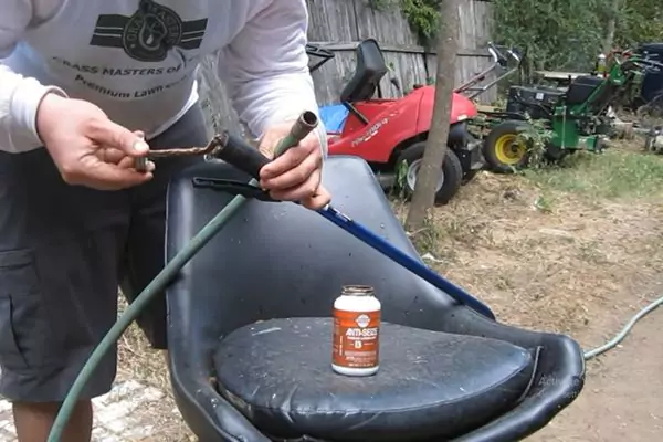 how to prevent hose nozzles from getting stuck